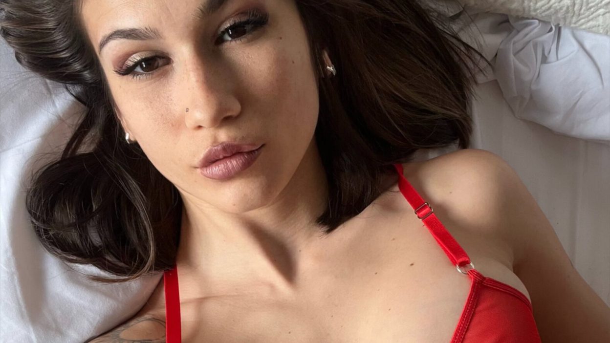 Nikolitsakogia OnlyFans Profile